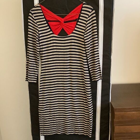 B 44 Dressed Dresses & Skirts - B44 Dressed, Gray/Black Stripe, 3/4 Sleeve Dress with Red Twist back detail.